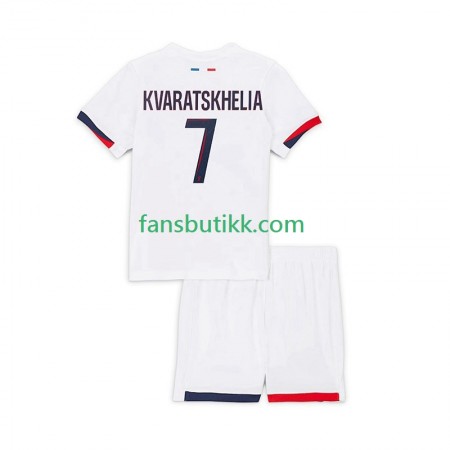 Fotballdrakt Paris Saint-Germain Khvicha Kvaratskhelia 7 Barn Bortetrøye 2025-2026 Kortermet